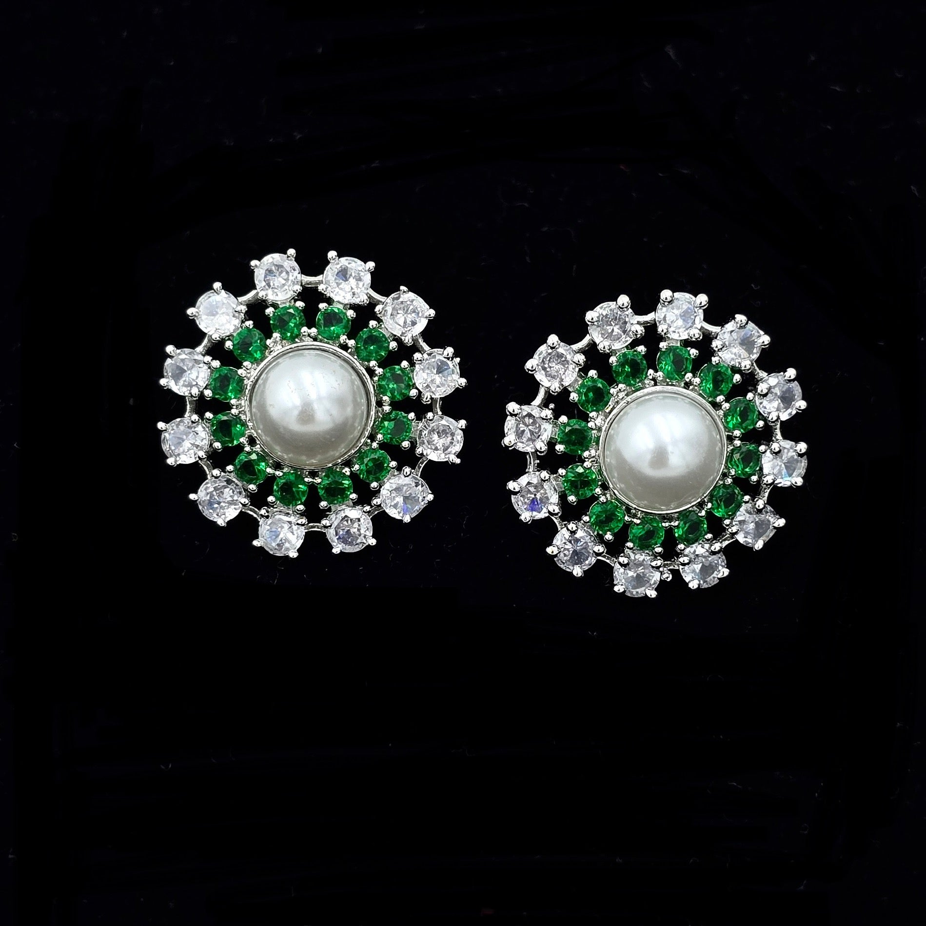 Emerald Éclat Studs