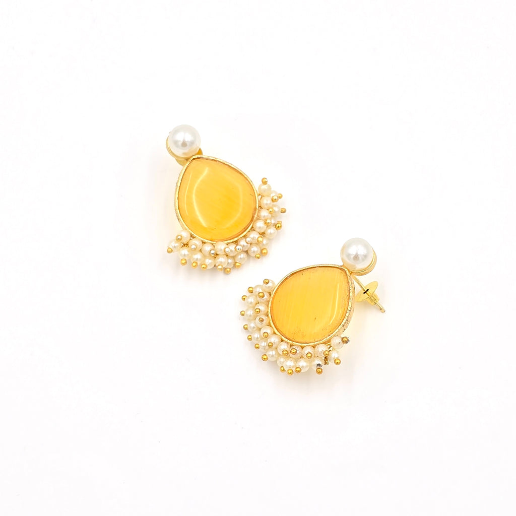 Drop Studs With Pearls