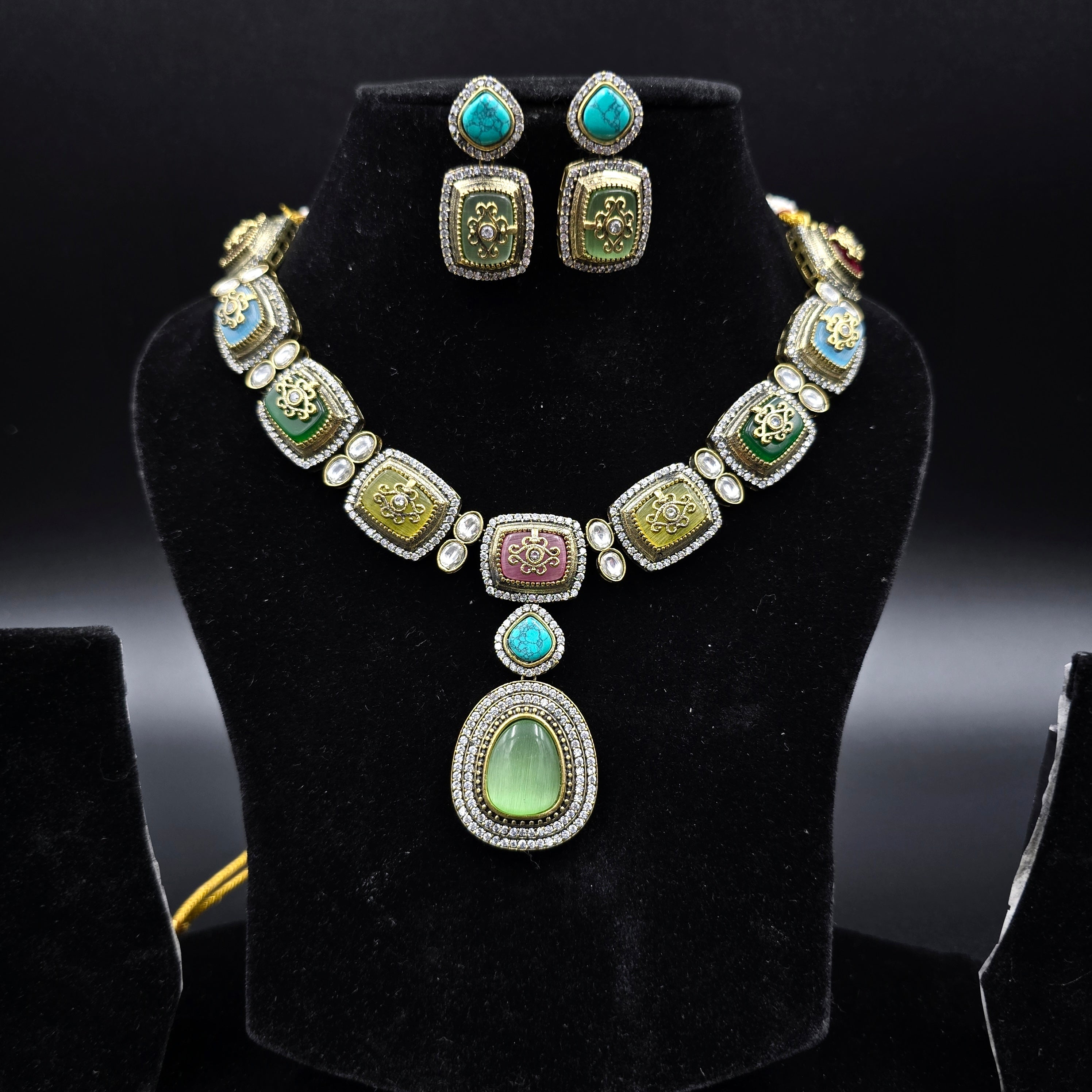 Navrang Noor Necklace Set