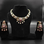 Aariza Necklace Set