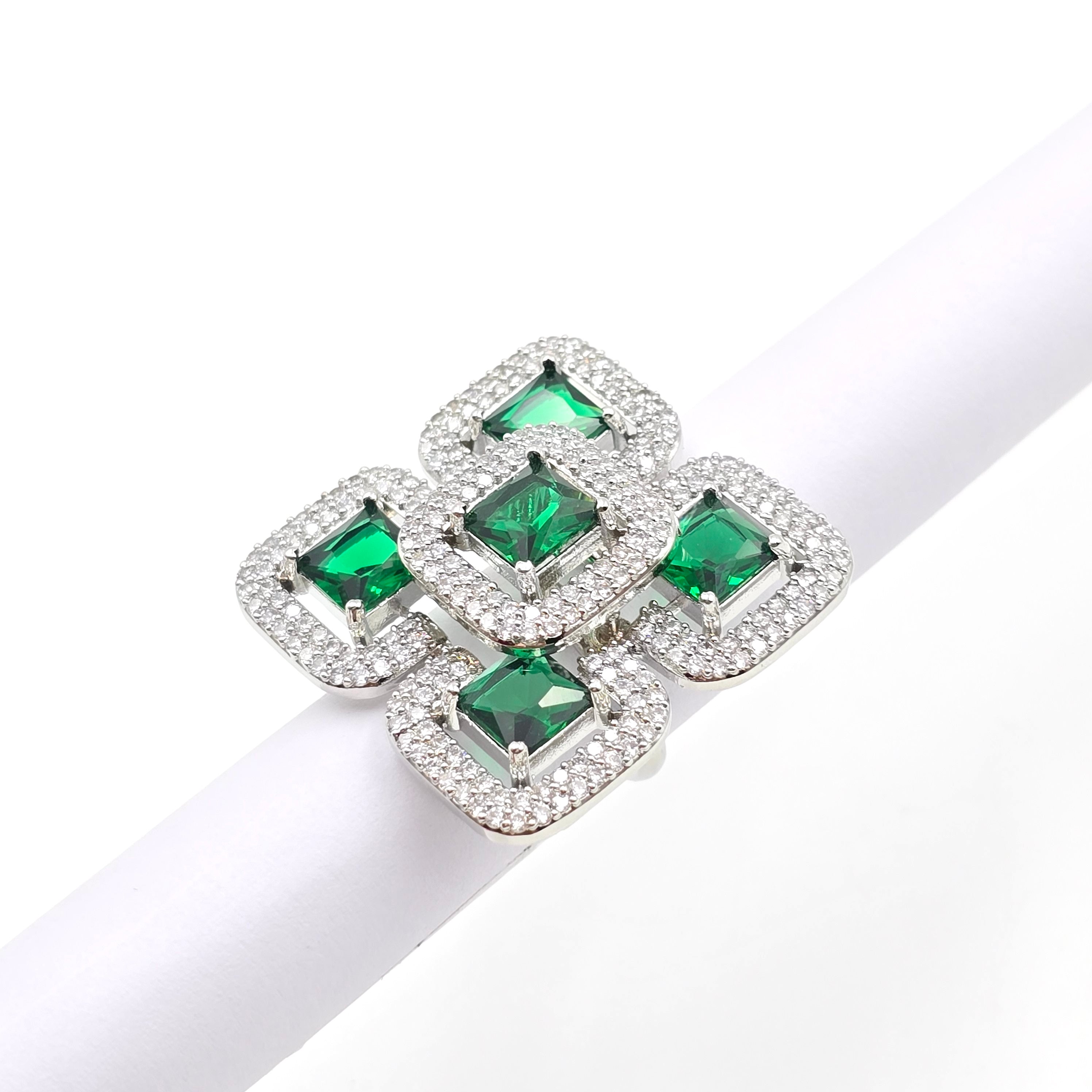 Velora Ring - Green