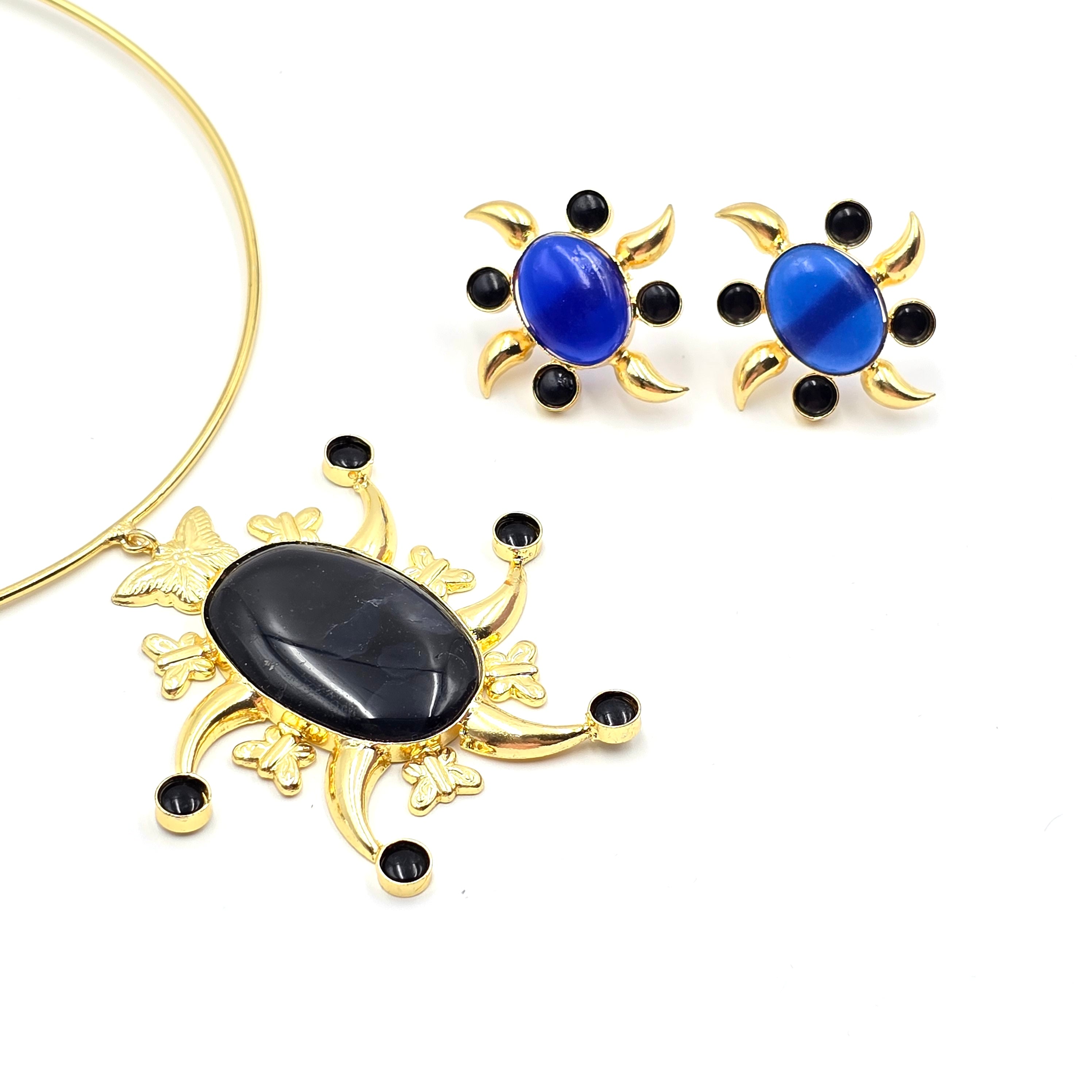 Helia Necklace