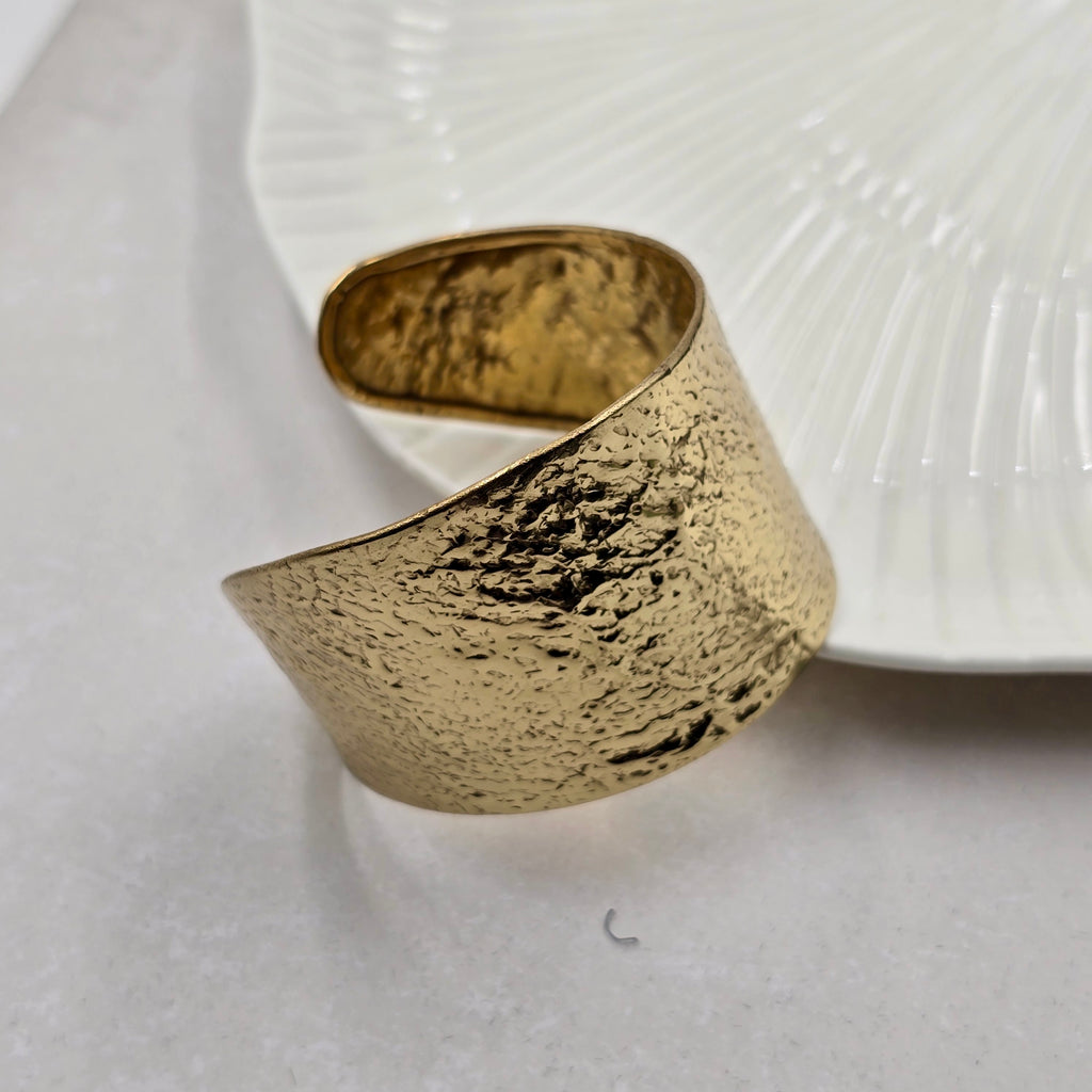 Curvy Brass Bracelet Adjustable (Anti Tarnish)