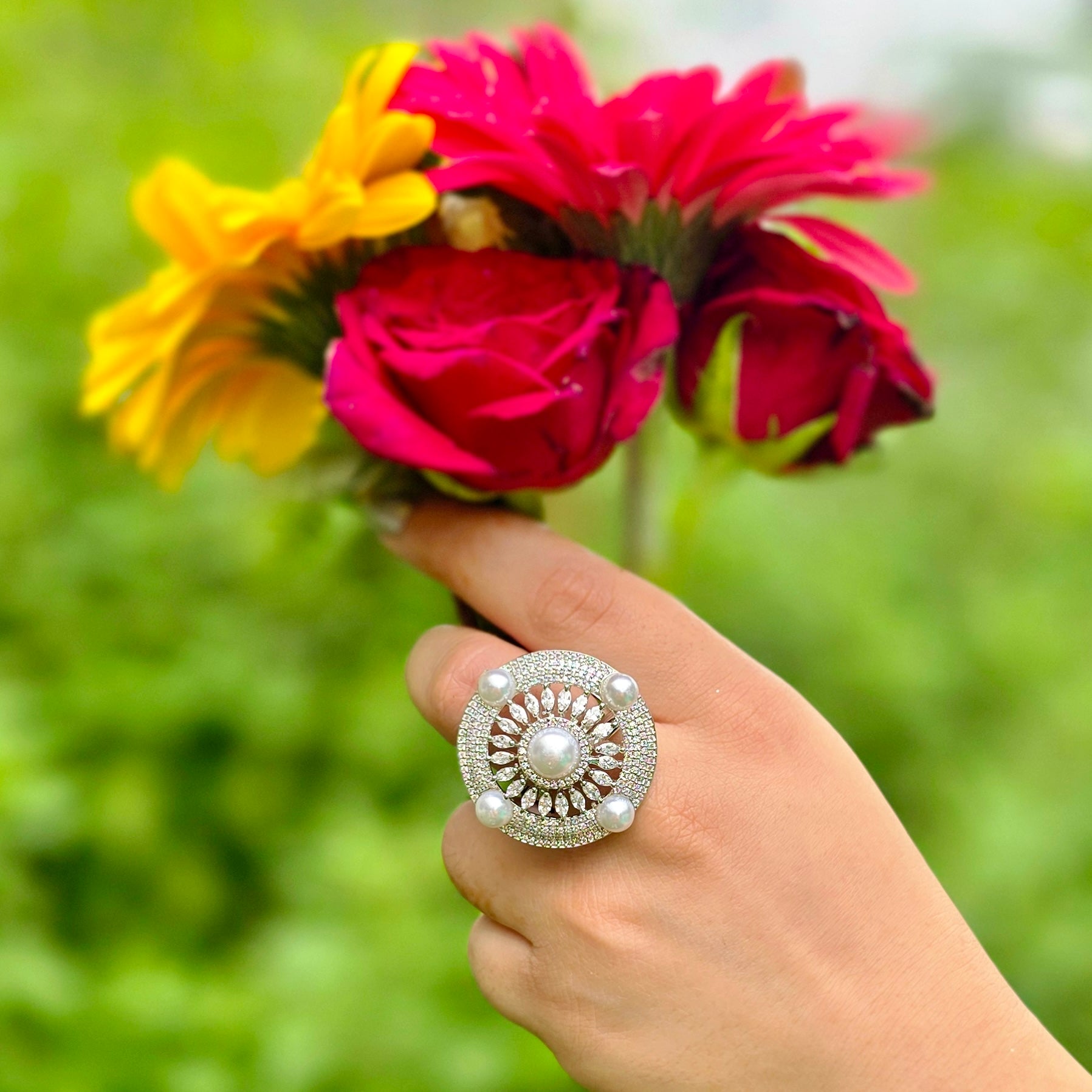 Lunaria Ring