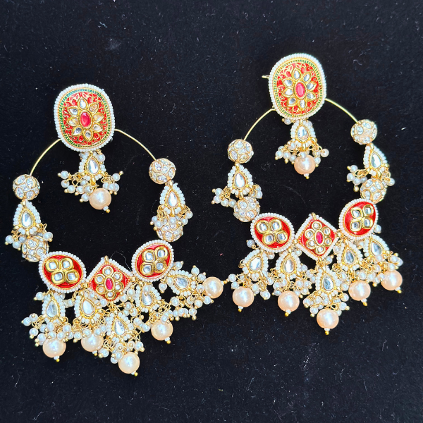 Crescent-shaped Elegance Chandbalis
